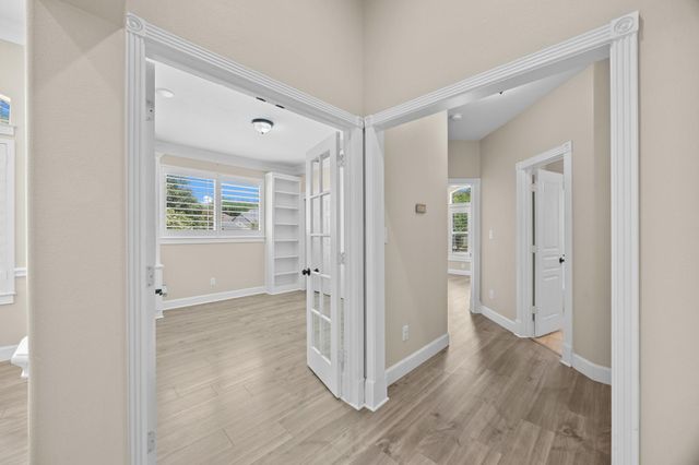 4801 Interlachen LN, Austin, TX 78747