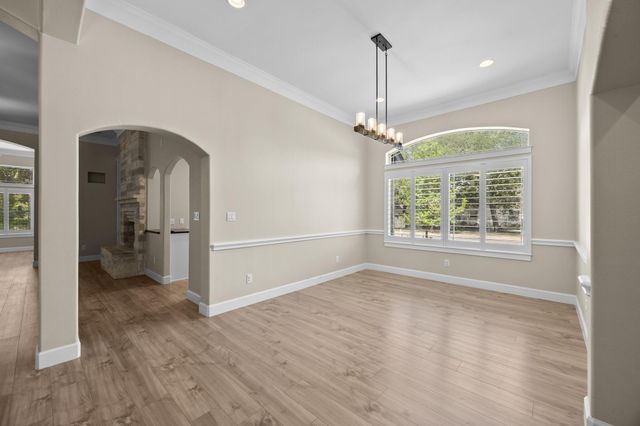 4801 Interlachen LN, Austin, TX 78747