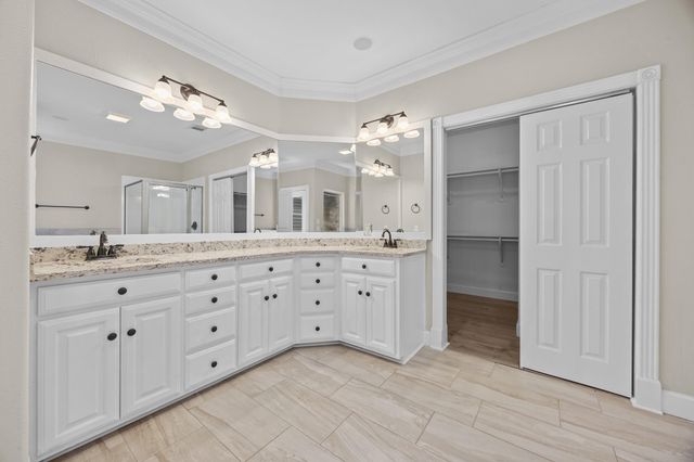 4801 Interlachen LN, Austin, TX 78747