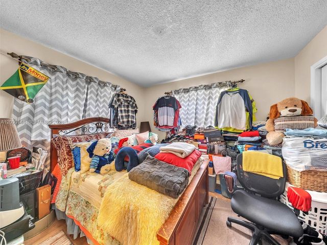 4715 NW 43rd St, Lauderdale Lakes, FL 33319