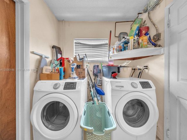 4715 NW 43rd St, Lauderdale Lakes, FL 33319