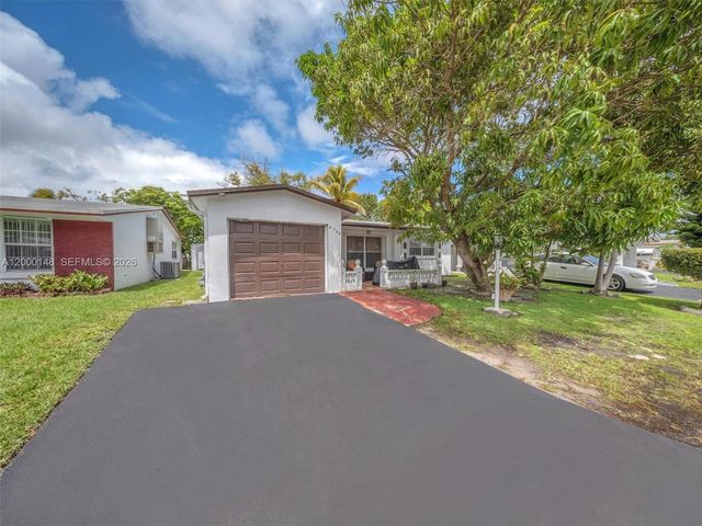 4715 NW 43rd St, Lauderdale Lakes, FL 33319