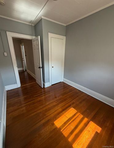 1013 Jericho Turnpike 2, New Hyde Park, NY 11040