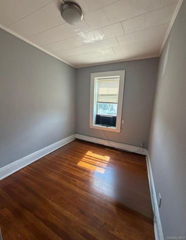 1013 Jericho Turnpike 2, New Hyde Park, NY 11040
