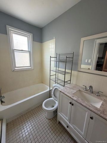 1013 Jericho Turnpike 2, New Hyde Park, NY 11040