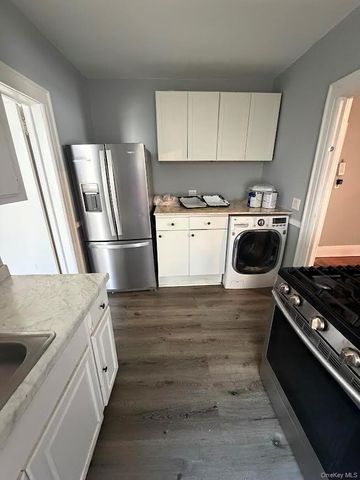 1013 Jericho Turnpike 2, New Hyde Park, NY 11040