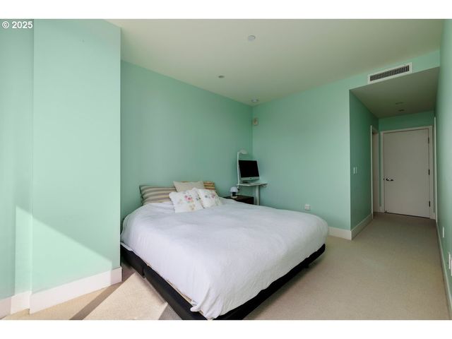 937 Nw GLISAN St 1235, Portland, OR 97209