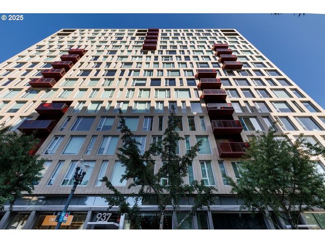 937 Nw GLISAN St 1235, Portland, OR 97209