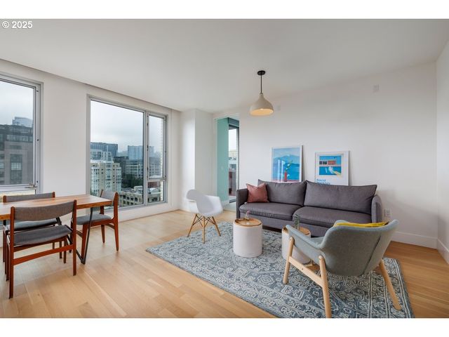 937 Nw GLISAN St 1235, Portland, OR 97209