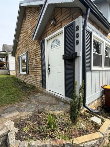 209 W Limestone Street, Somerset, KY 42501