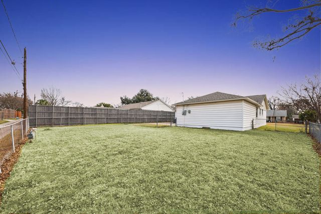 626 Winchester Drive, Richardson, TX 75080