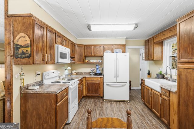 162 Hiawassee River Road, Brasstown, NC 28902