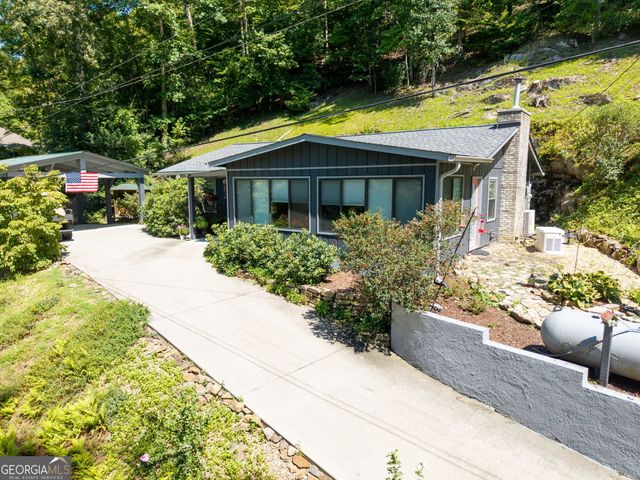 162 Hiawassee River Road, Brasstown, NC 28902