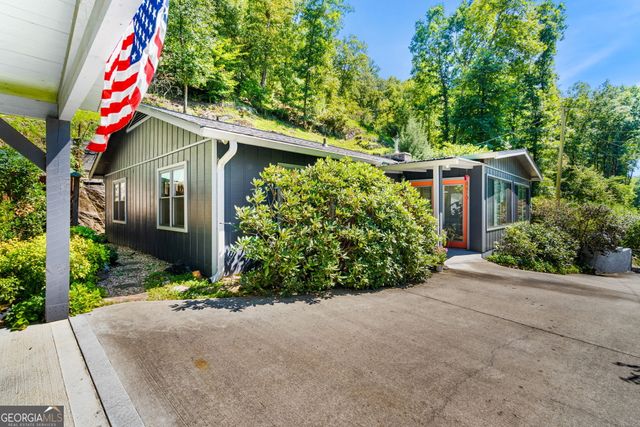 162 Hiawassee River Road, Brasstown, NC 28902