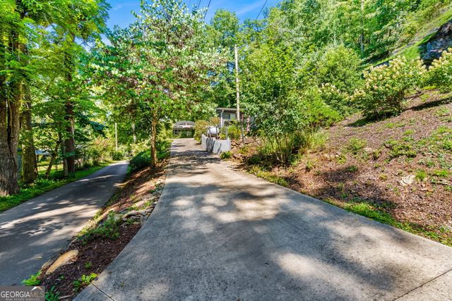 162 Hiawassee River Road, Brasstown, NC 28902