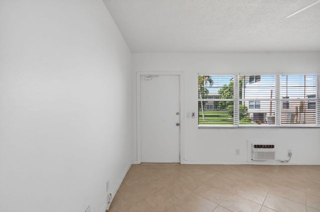 126 NORWICH F, West Palm Beach, FL 33417