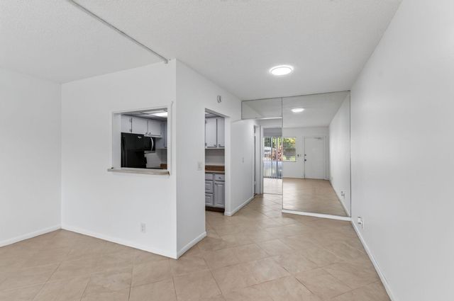 126 NORWICH F, West Palm Beach, FL 33417