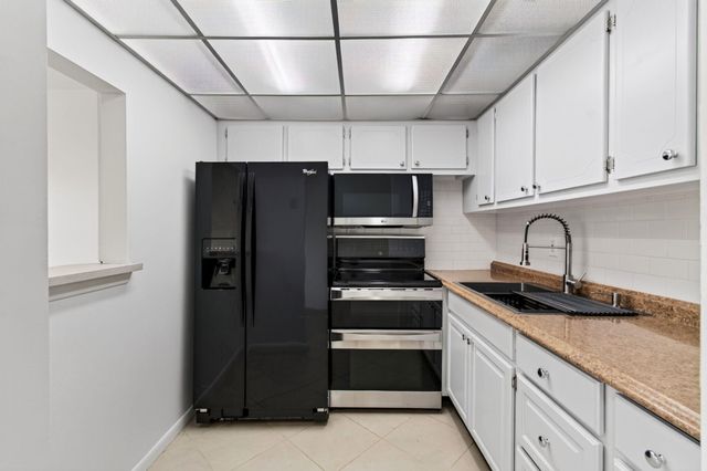 126 NORWICH F, West Palm Beach, FL 33417