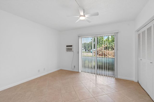 126 NORWICH F, West Palm Beach, FL 33417