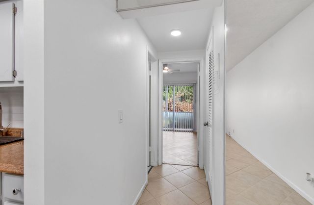 126 NORWICH F, West Palm Beach, FL 33417