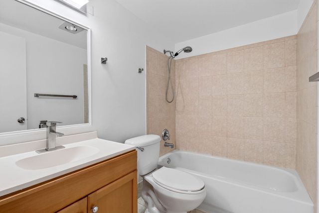 126 NORWICH F, West Palm Beach, FL 33417