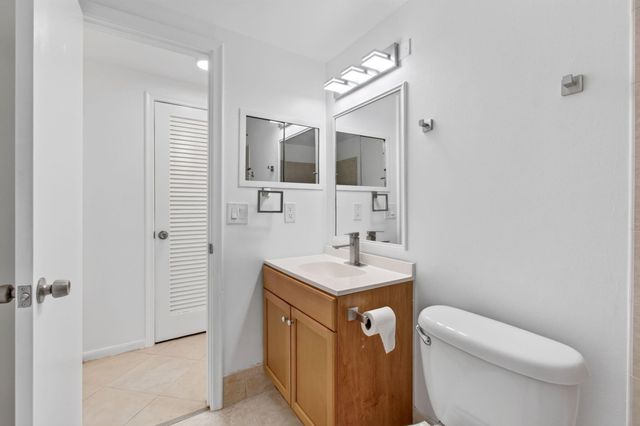 126 NORWICH F, West Palm Beach, FL 33417
