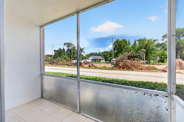 126 NORWICH F, West Palm Beach, FL 33417