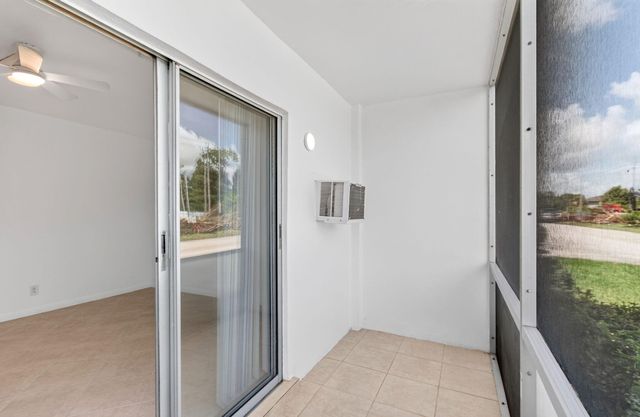 126 NORWICH F, West Palm Beach, FL 33417