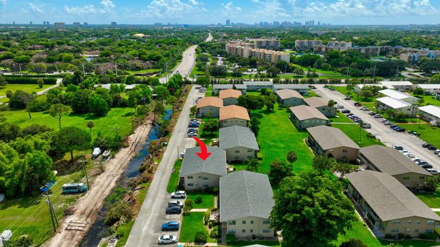 126 NORWICH F, West Palm Beach, FL 33417