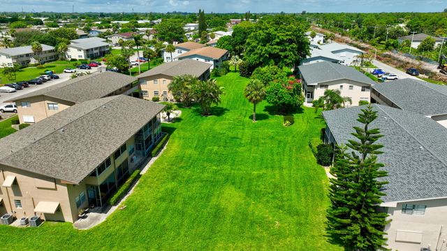 126 NORWICH F, West Palm Beach, FL 33417