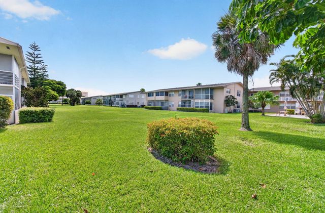 126 NORWICH F, West Palm Beach, FL 33417