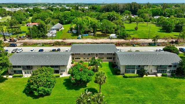 126 NORWICH F, West Palm Beach, FL 33417