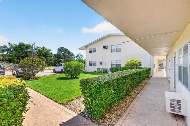 126 NORWICH F, West Palm Beach, FL 33417