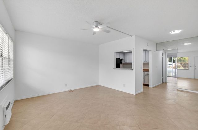 126 NORWICH F, West Palm Beach, FL 33417