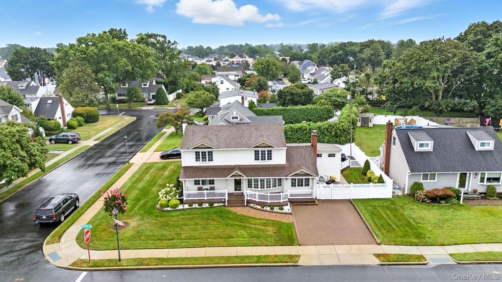 3532 Waverly Avenue, Seaford, NY 11783