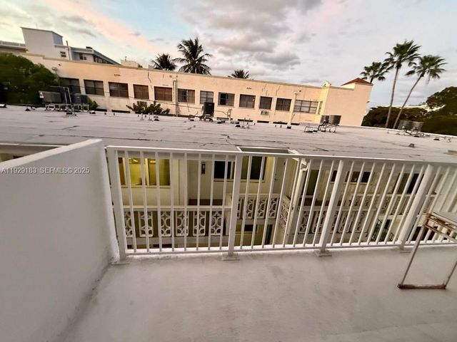 910 Michigan Ave 304, Miami Beach, FL 33139