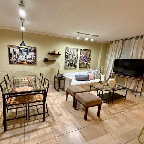 910 Michigan Ave 304, Miami Beach, FL 33139