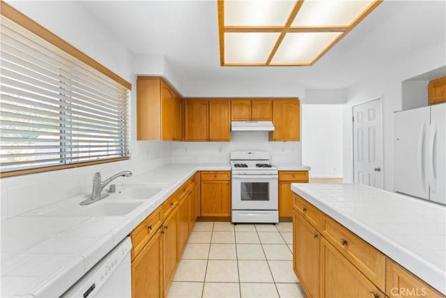 6717 Teasdale, Lancaster, CA 93536