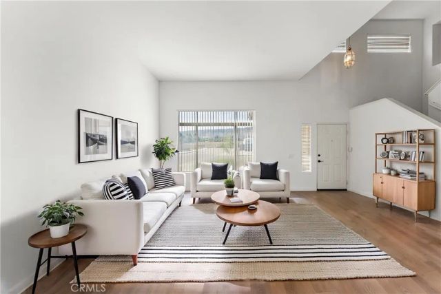 6717 Teasdale, Lancaster, CA 93536