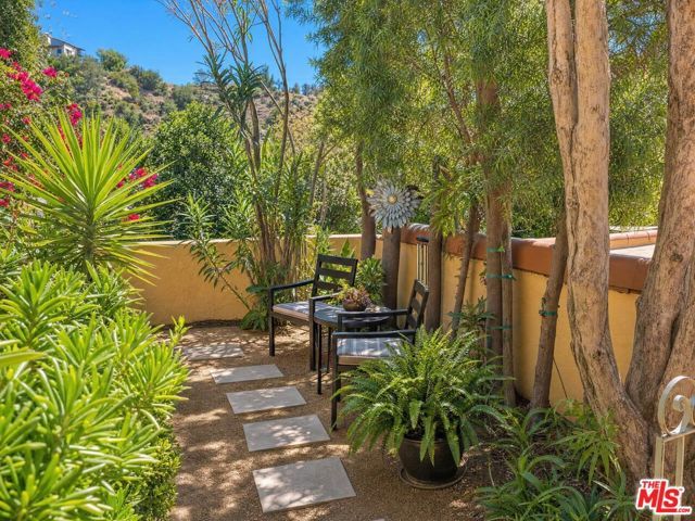6143 Glen Holly Street, Los Angeles, CA 90068
