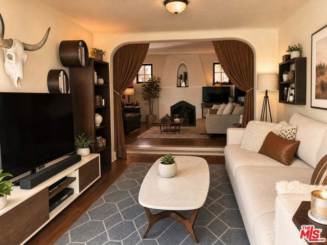 6143 Glen Holly Street, Los Angeles, CA 90068