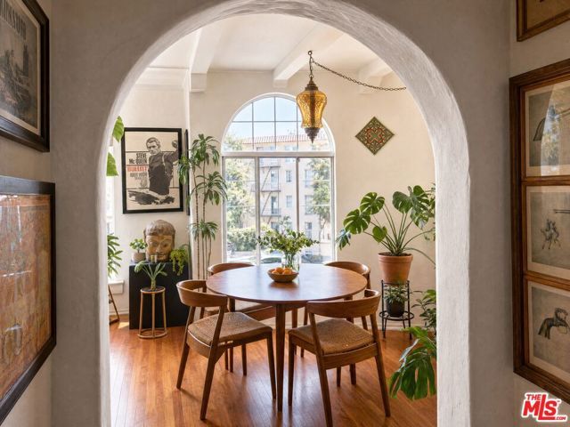 6143 Glen Holly Street, Los Angeles, CA 90068