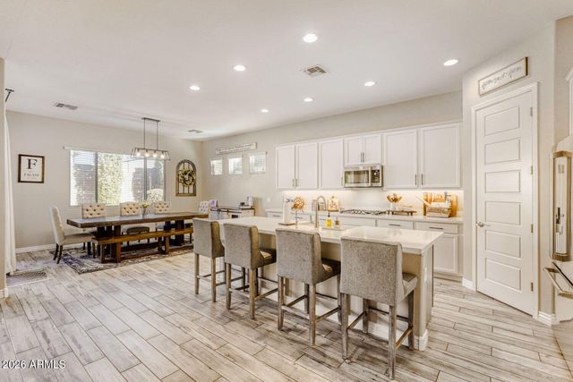 14132 W GRAY FOX Trail, Surprise, AZ 85387