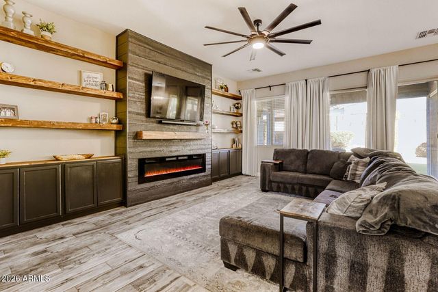 14132 W GRAY FOX Trail, Surprise, AZ 85387