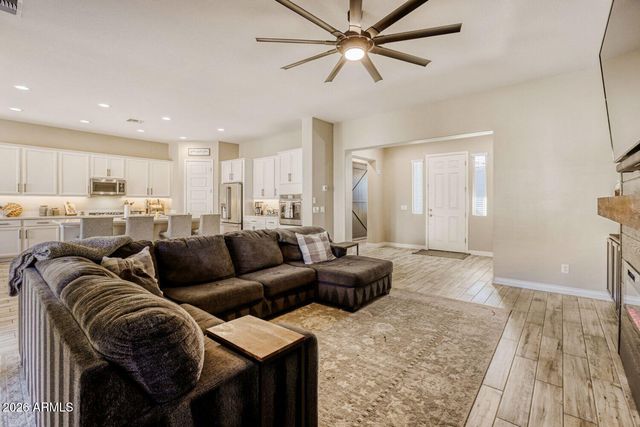 14132 W GRAY FOX Trail, Surprise, AZ 85387