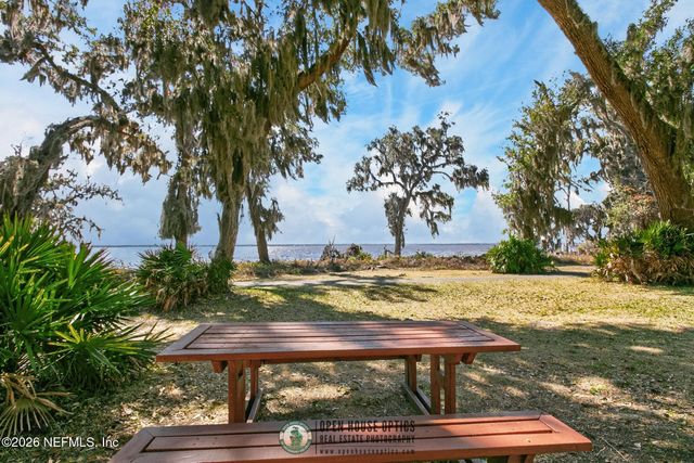 56 FOOTBRIDGE Road, St. Johns, FL 32259