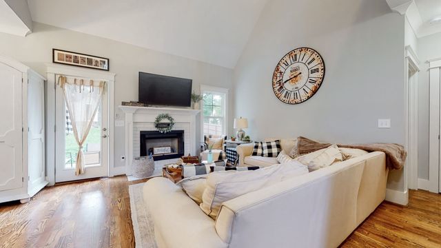 7146 Pepper Tree Cir, Fairview, TN 37062