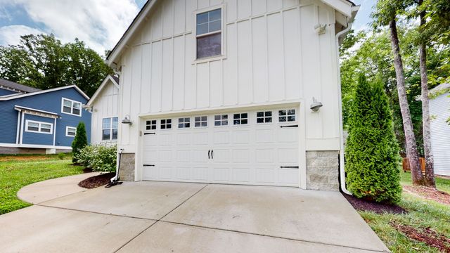 7146 Pepper Tree Cir, Fairview, TN 37062