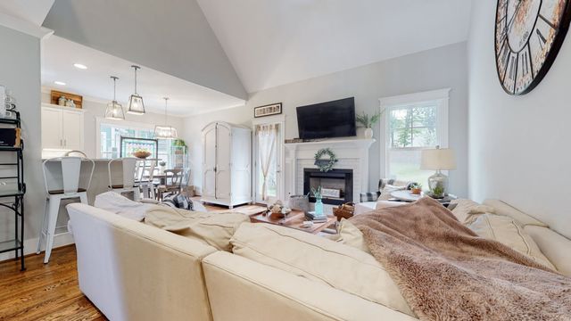 7146 Pepper Tree Cir, Fairview, TN 37062
