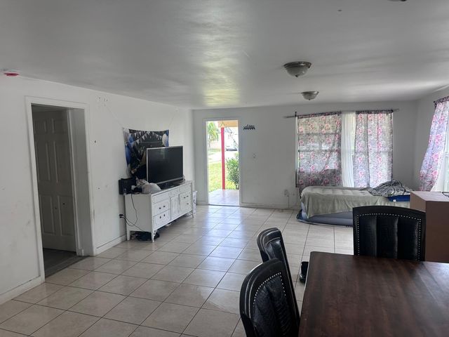 637 46th Street, West Palm Beach, FL 33407